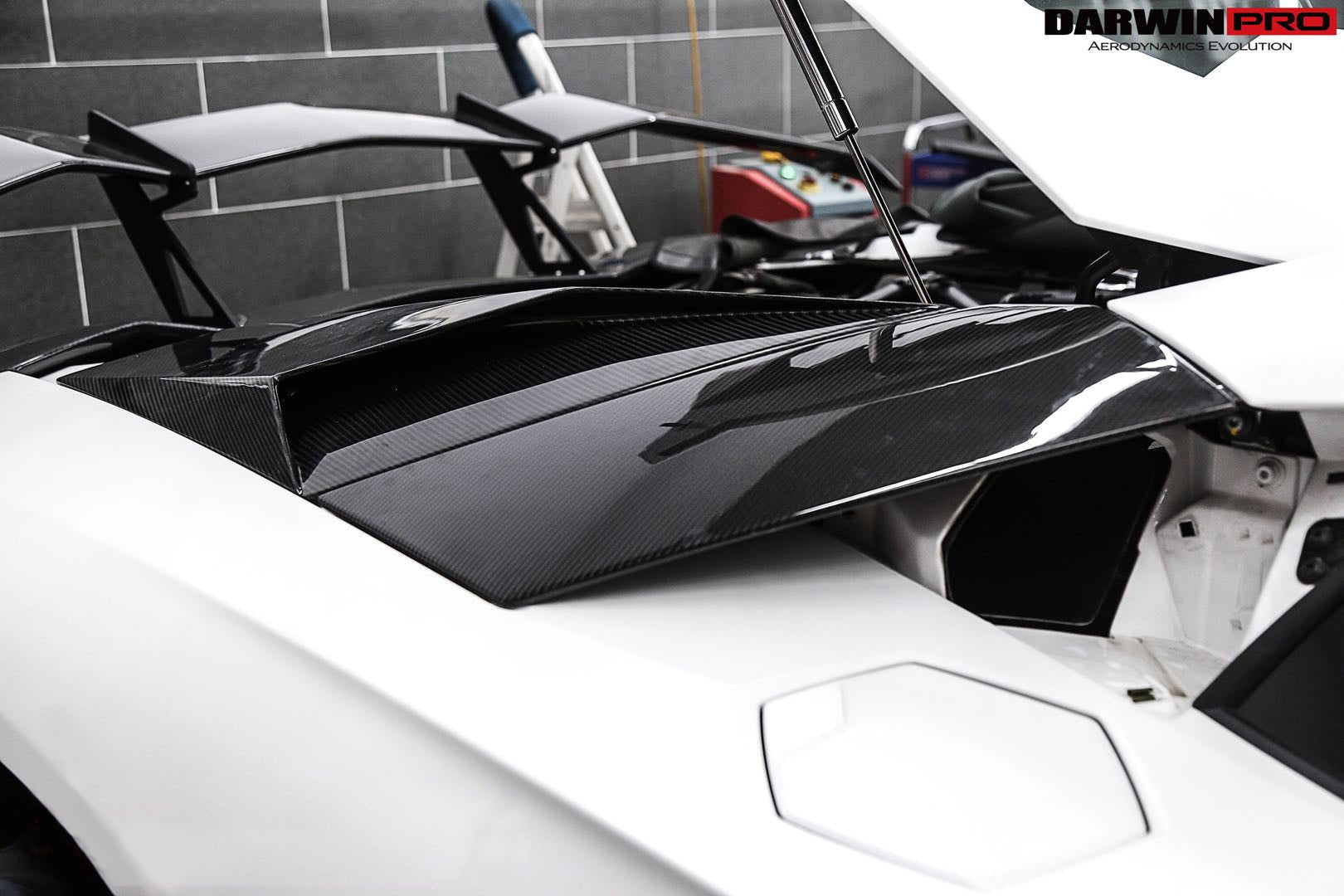 2011 - 2016 Lamborghini Aventador LP700 Coupe & Roadster BKSS Style Carbon Fiber Rear Side Scoops
