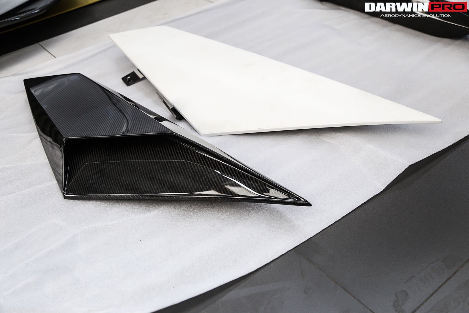 2011 - 2016 Lamborghini Aventador LP700 Coupe & Roadster BKSS Style Carbon Fiber Rear Side Scoops
