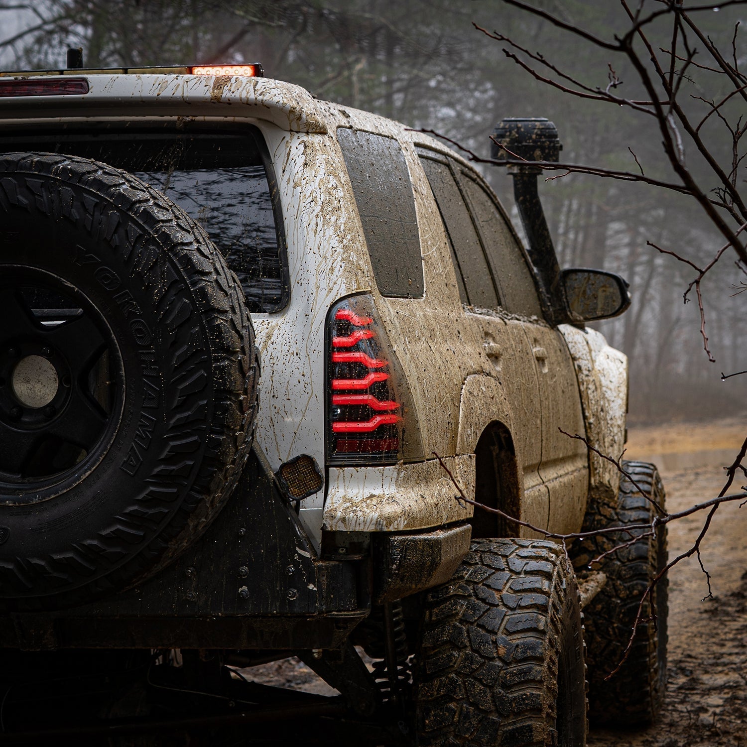 03-09 Toyota 4Runner LUXX-Series LED Tail Lights Black Red | AlphaRex