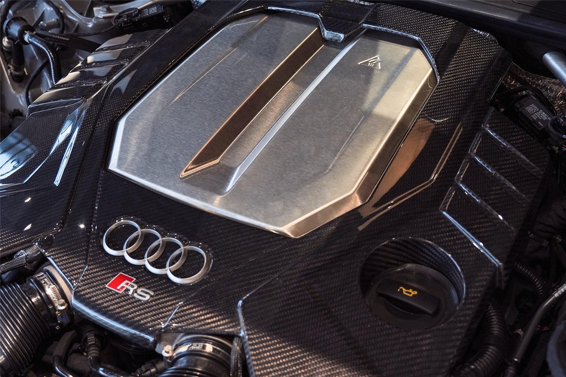 2019 - 2025 Audi RS6 Avant C8 & RS7 C8 Quattro OEM Style Dry Carbon Fiber Engine Cover Replacement