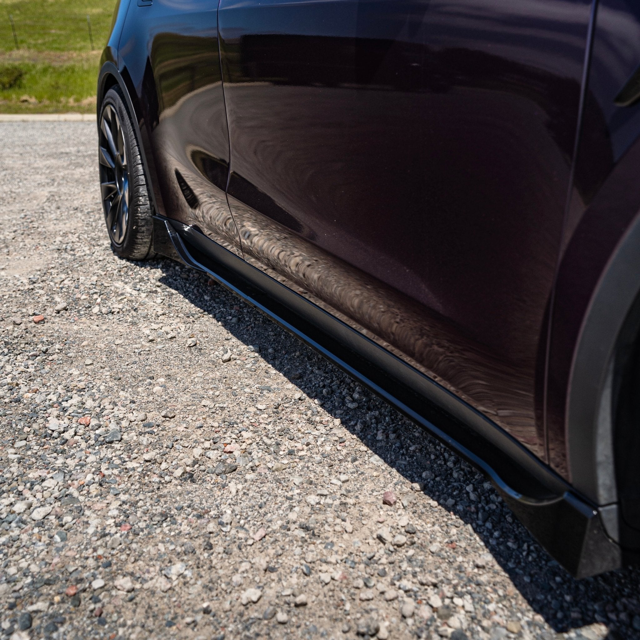 Tesla Model Y Gloss Black Street Series Sideskirts
