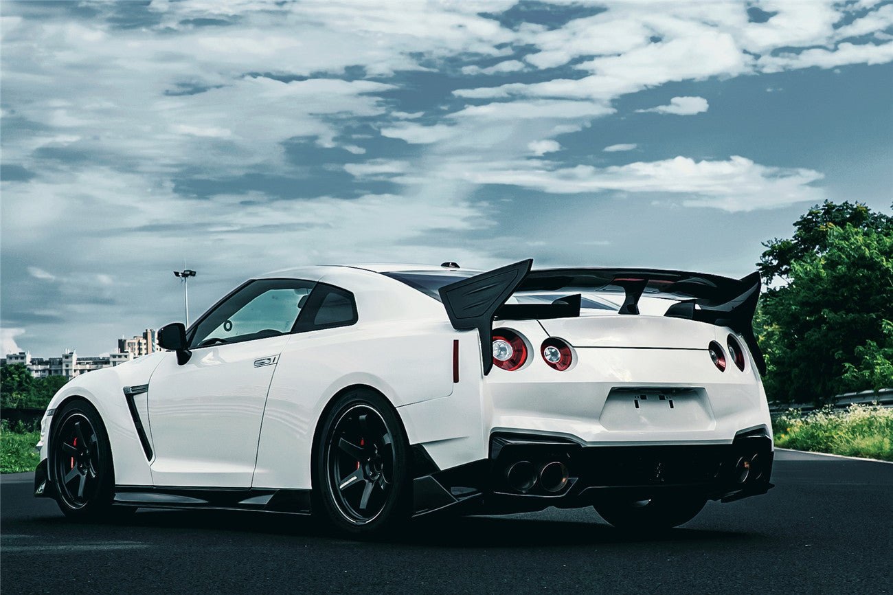 Nissan GT-R R35 VS Style Carbon Fiber Rear Bumper Corner Splitter Caps 2023-2025
