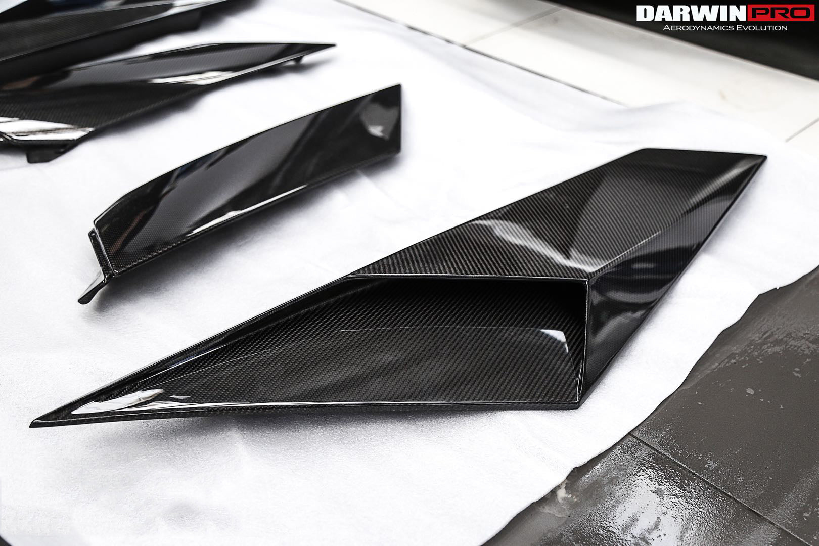 2011 - 2016 Lamborghini Aventador LP700 Coupe & Roadster BKSS Style Carbon Fiber Rear Side Scoops