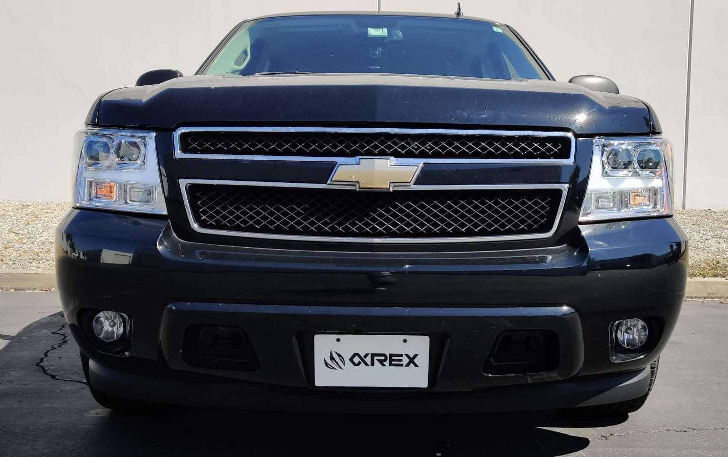 07-14 Chevrolet Tahoe/Suburban/07-13 Avalanche LUXX-Series LED Projector Headlights Chrome | AlphaRex