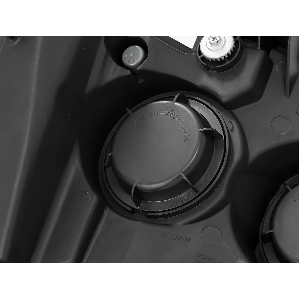 07-14 Chevrolet Tahoe/Suburban/07-13 Avalanche NOVA-Series LED Projector Headlights Chrome | AlphaRex