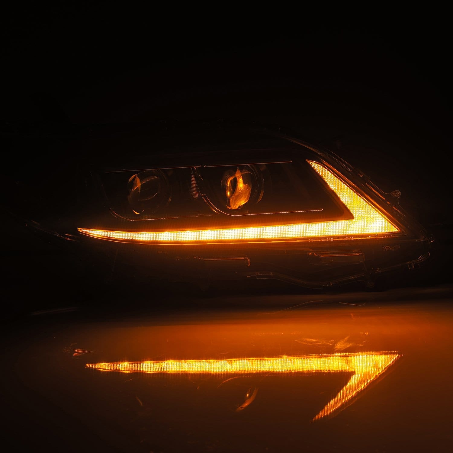 11-20 Toyota Sienna LUXX-Series Projector Headlights Black | AlphaRex