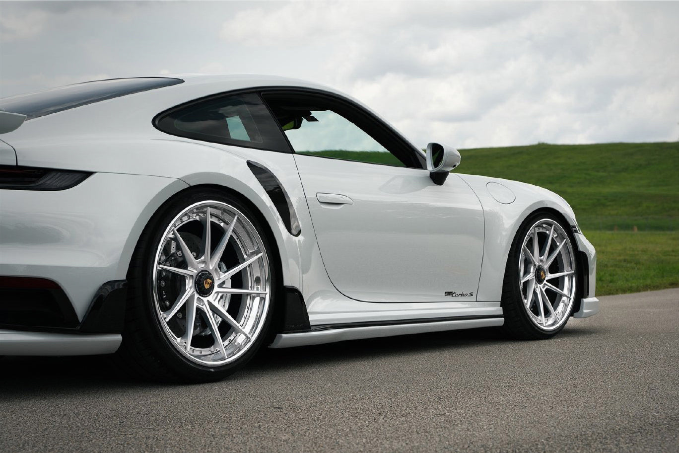 2020 - 2023 Porsche 911 992 Turbo/S TA Style Rear Caps