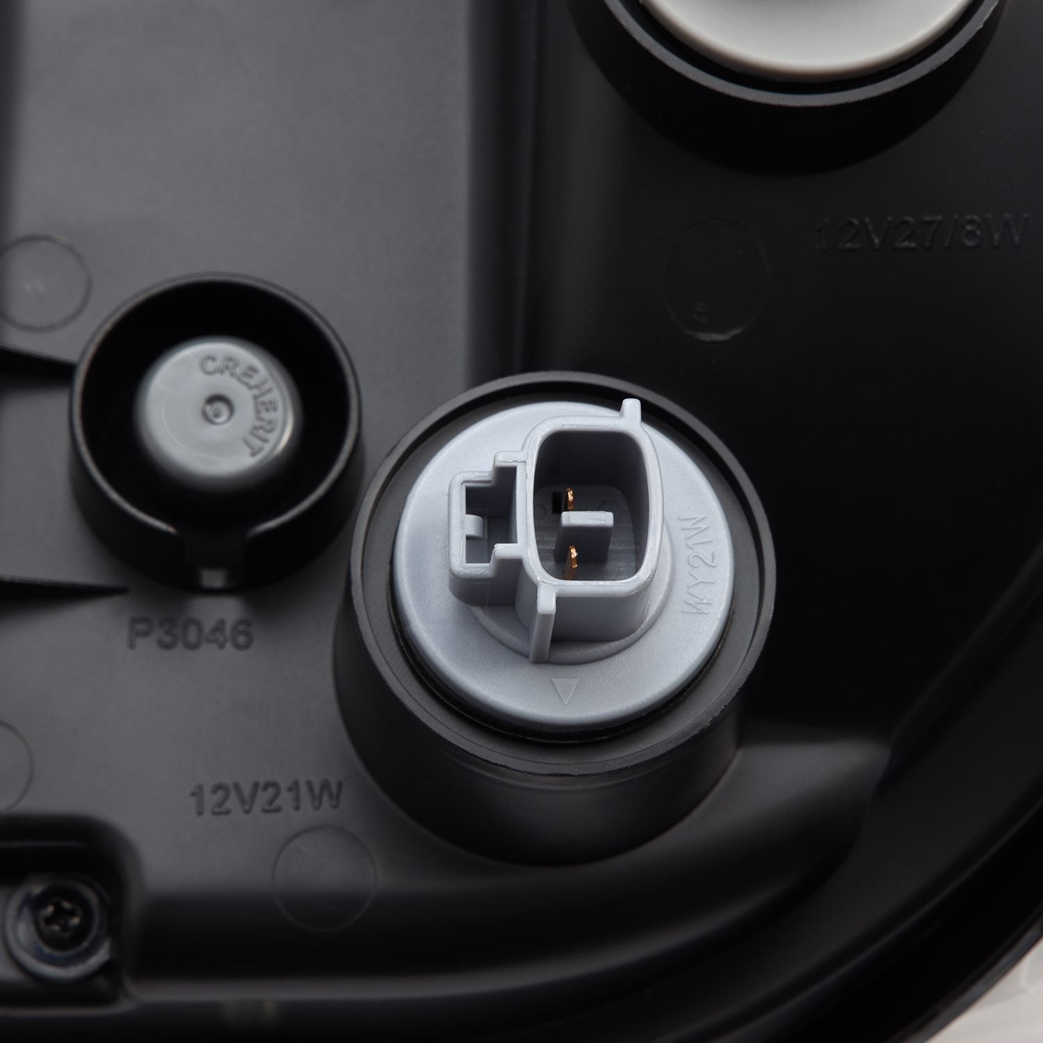 14-21 Toyota Tundra LUXX-Series LED Tail Lights Black | AlphaRex