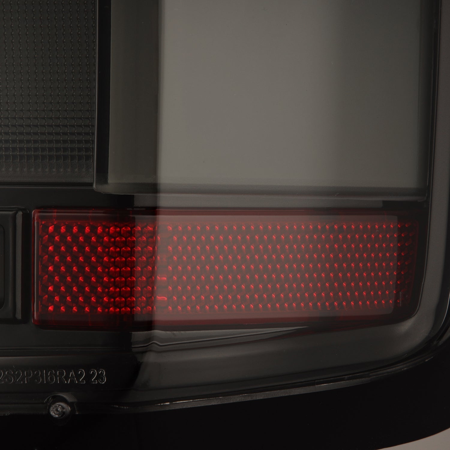19-25 Chevrolet Silverado 1500 / 20-25 Silverado 2500HD/3500HD LUXX-Series LED Tail Lights Alpha-Black | AlphaRex