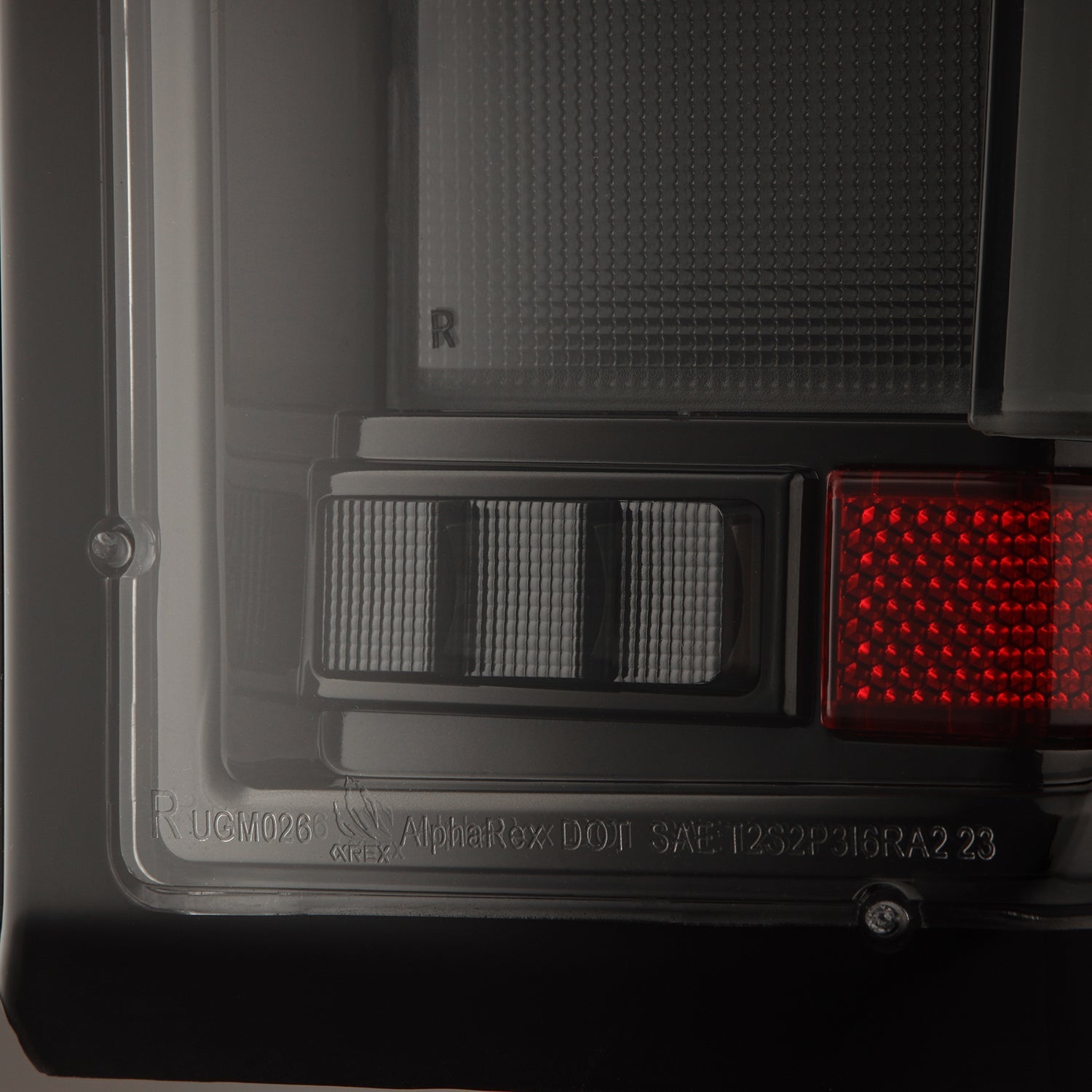 19-25 Chevrolet Silverado 1500 / 20-25 Silverado 2500HD/3500HD LUXX-Series LED Tail Lights Alpha-Black | AlphaRex