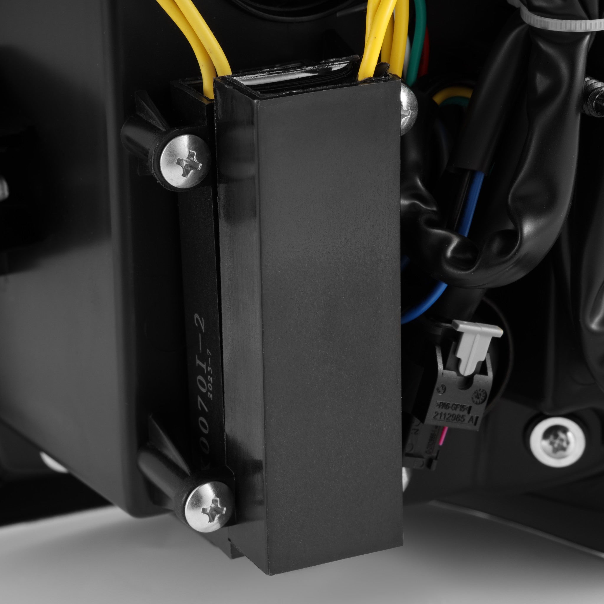 19-25 Chevrolet Silverado 1500 / 20-25 Silverado 2500HD/3500HD LUXX-Series LED Tail Lights Black | AlphaRex