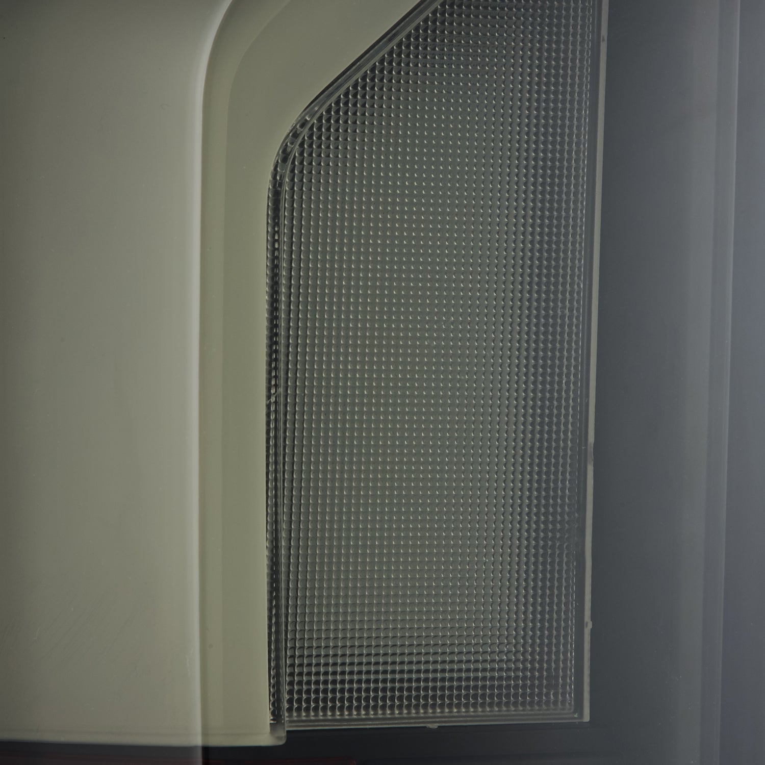 19-25 Chevrolet Silverado 1500 / 20-25 Silverado 2500HD/3500HD LUXX-Series LED Tail Lights Black | AlphaRex