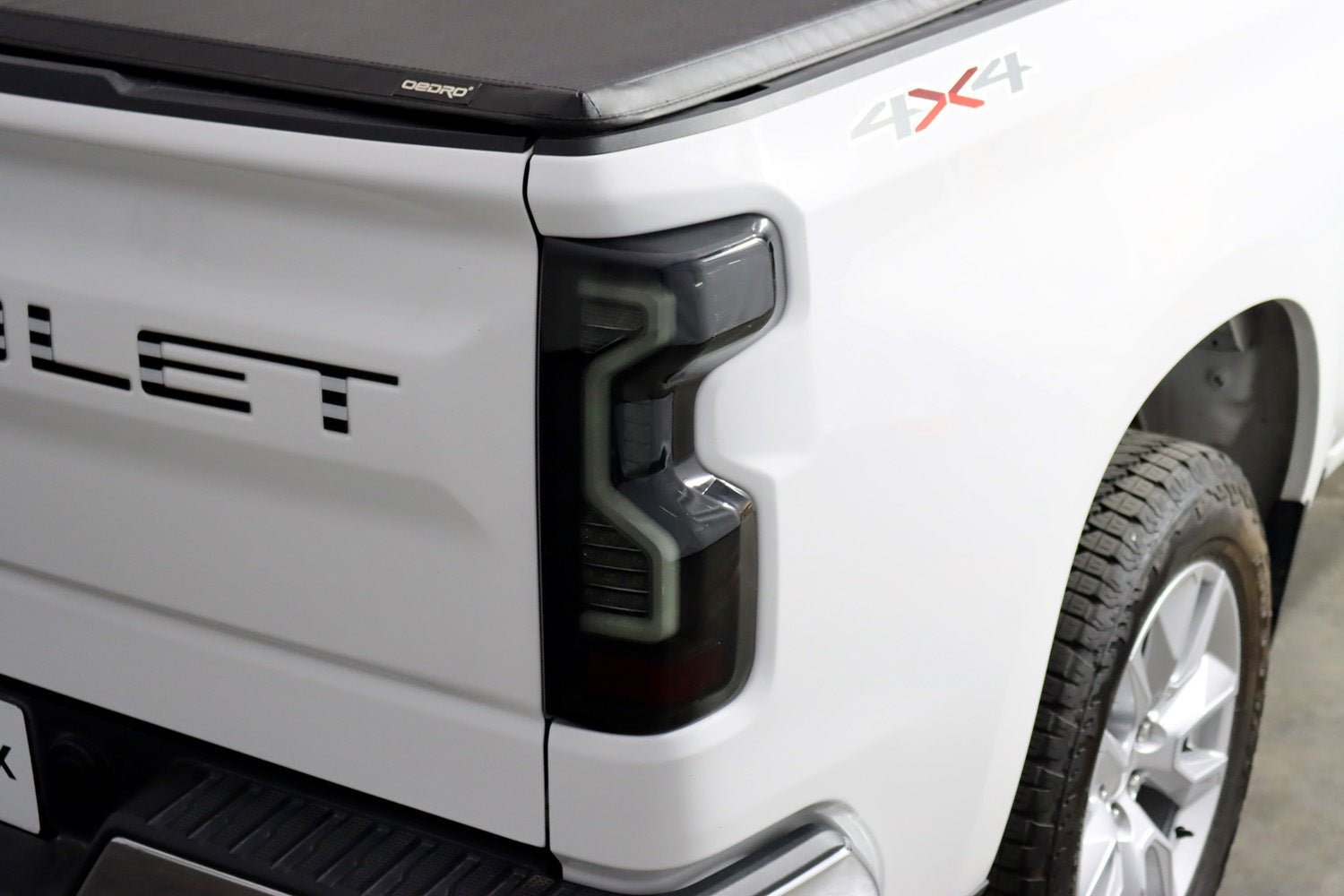 19-25 Chevrolet Silverado 1500 / 20-25 Silverado 2500HD/3500HD PRO-Series LED Tail Lights Red Smoke | AlphaRex