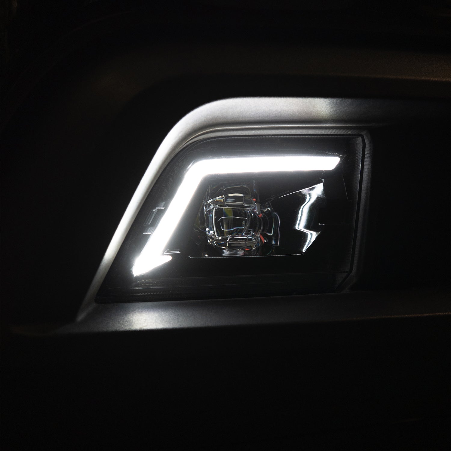 19-23 Chevrolet Silverado 1500/19-23 Chevrolet Silverado 2500HD/3500HD DoubleTap Dual Color LED Projector Fog Lights | AlphaRex