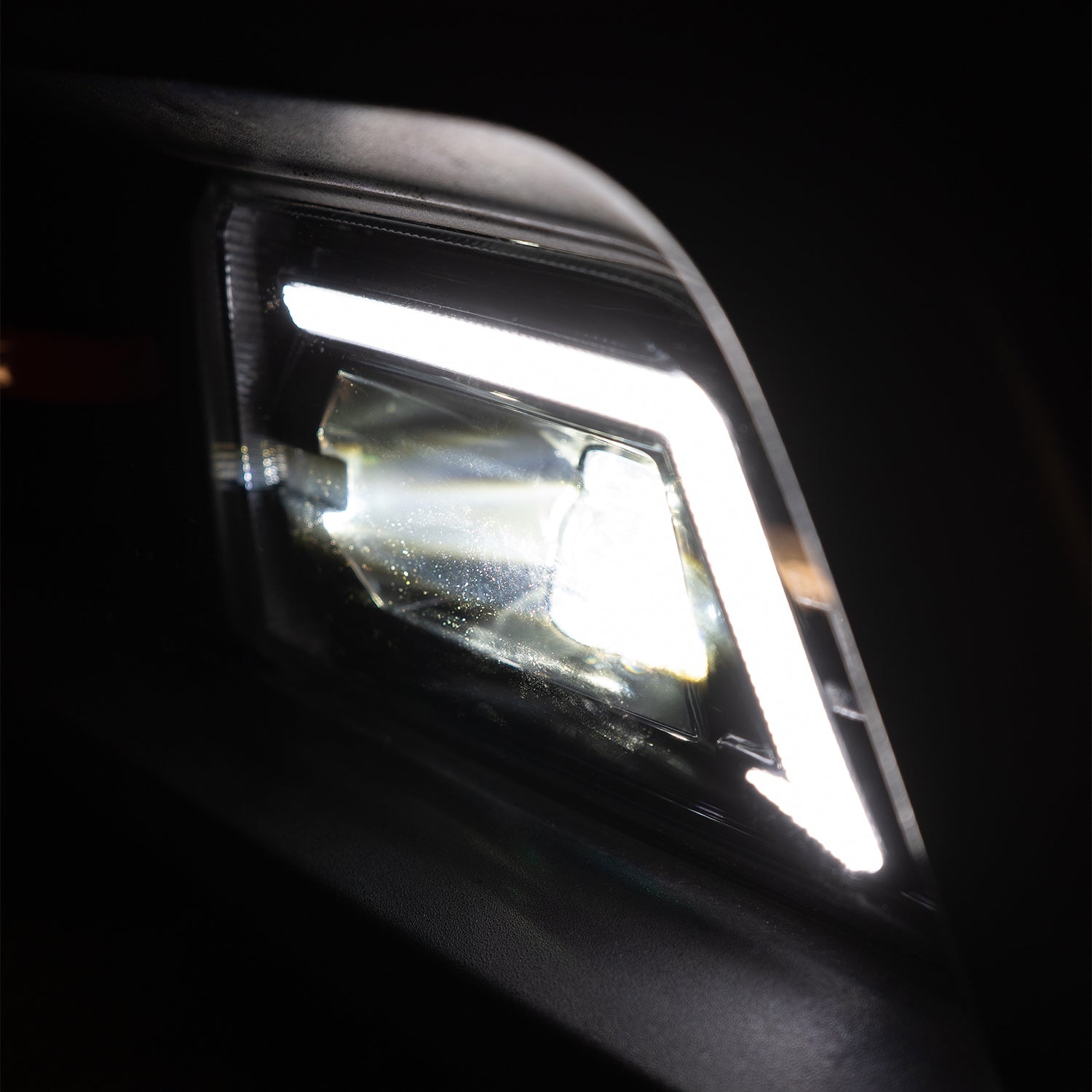 19-23 Chevrolet Silverado 1500/19-23 Chevrolet Silverado 2500HD/3500HD DoubleTap Dual Color LED Projector Fog Lights | AlphaRex