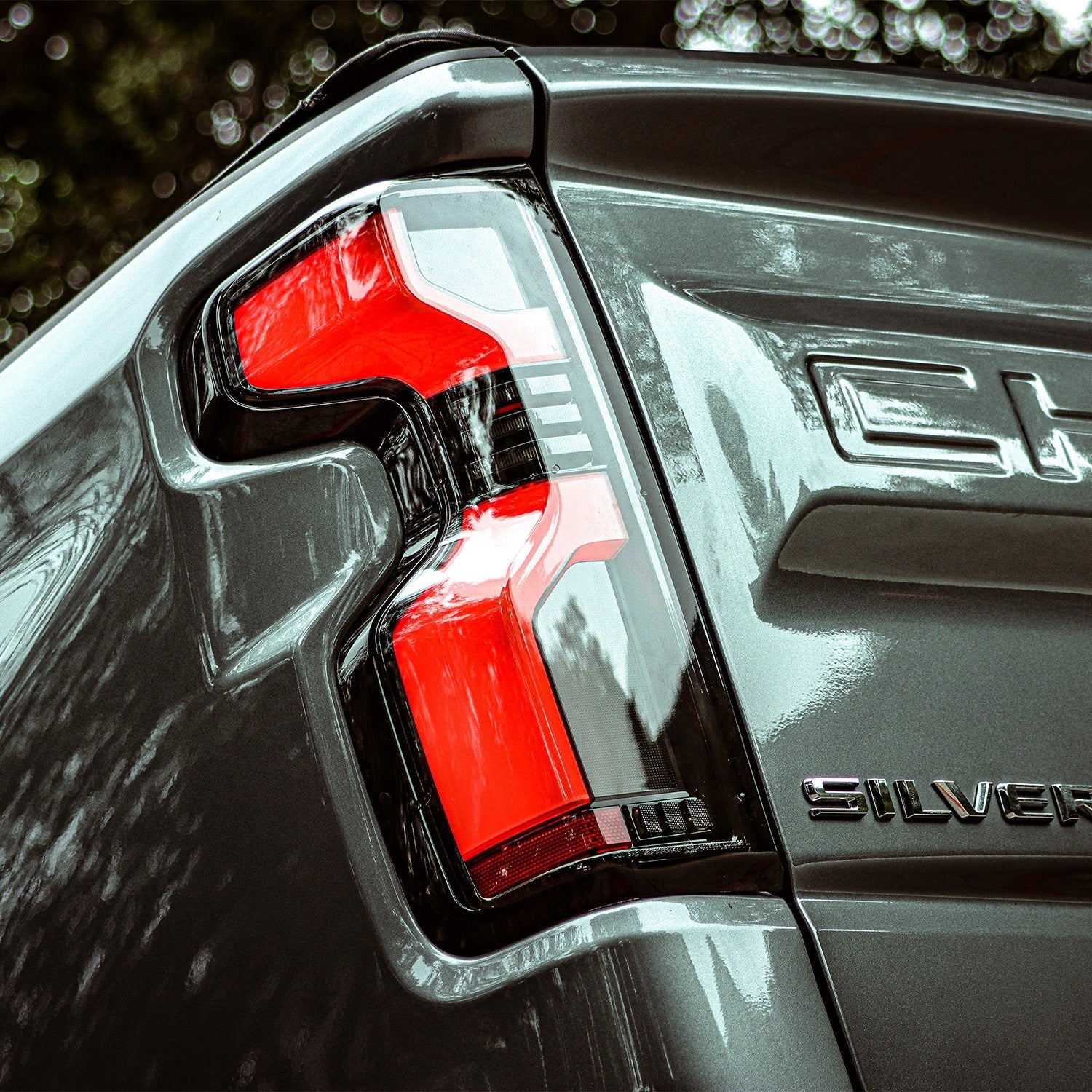 19-25 Chevrolet Silverado 1500 / 20-25 Silverado 2500HD/3500HD LUXX-Series LED Tail Lights Alpha-Black | AlphaRex