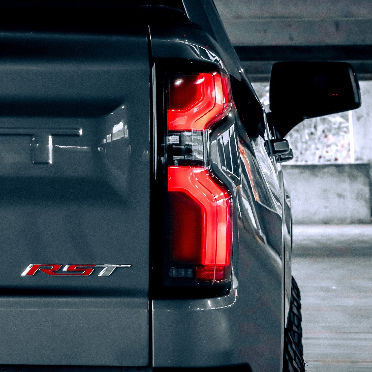 19-25 Chevrolet Silverado 1500 / 20-25 Silverado 2500HD/3500HD LUXX-Series LED Tail Lights Black | AlphaRex