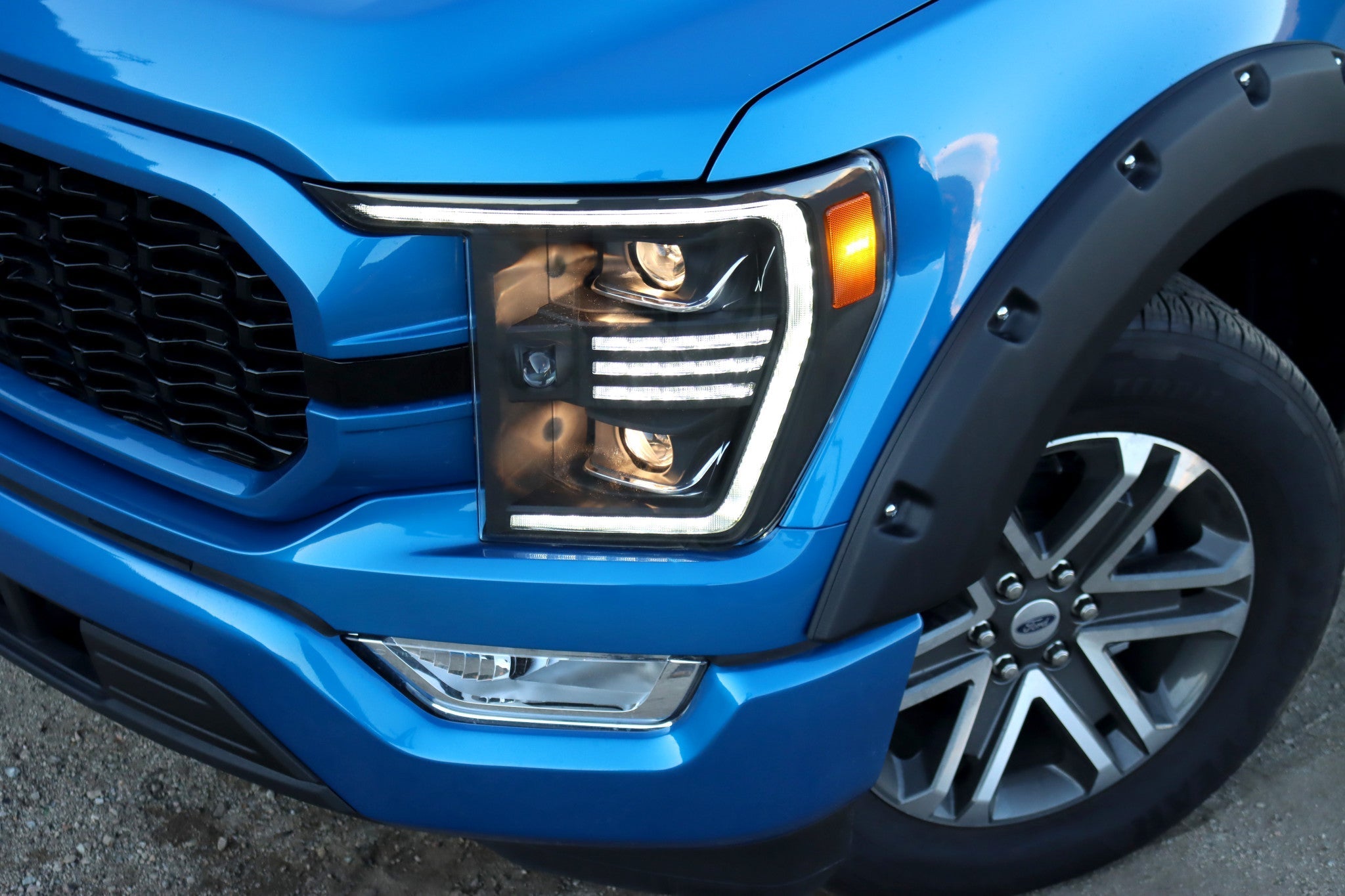 21-23 Ford F150 PRO-Series Halogen Projector Headlights Black | AlphaRex