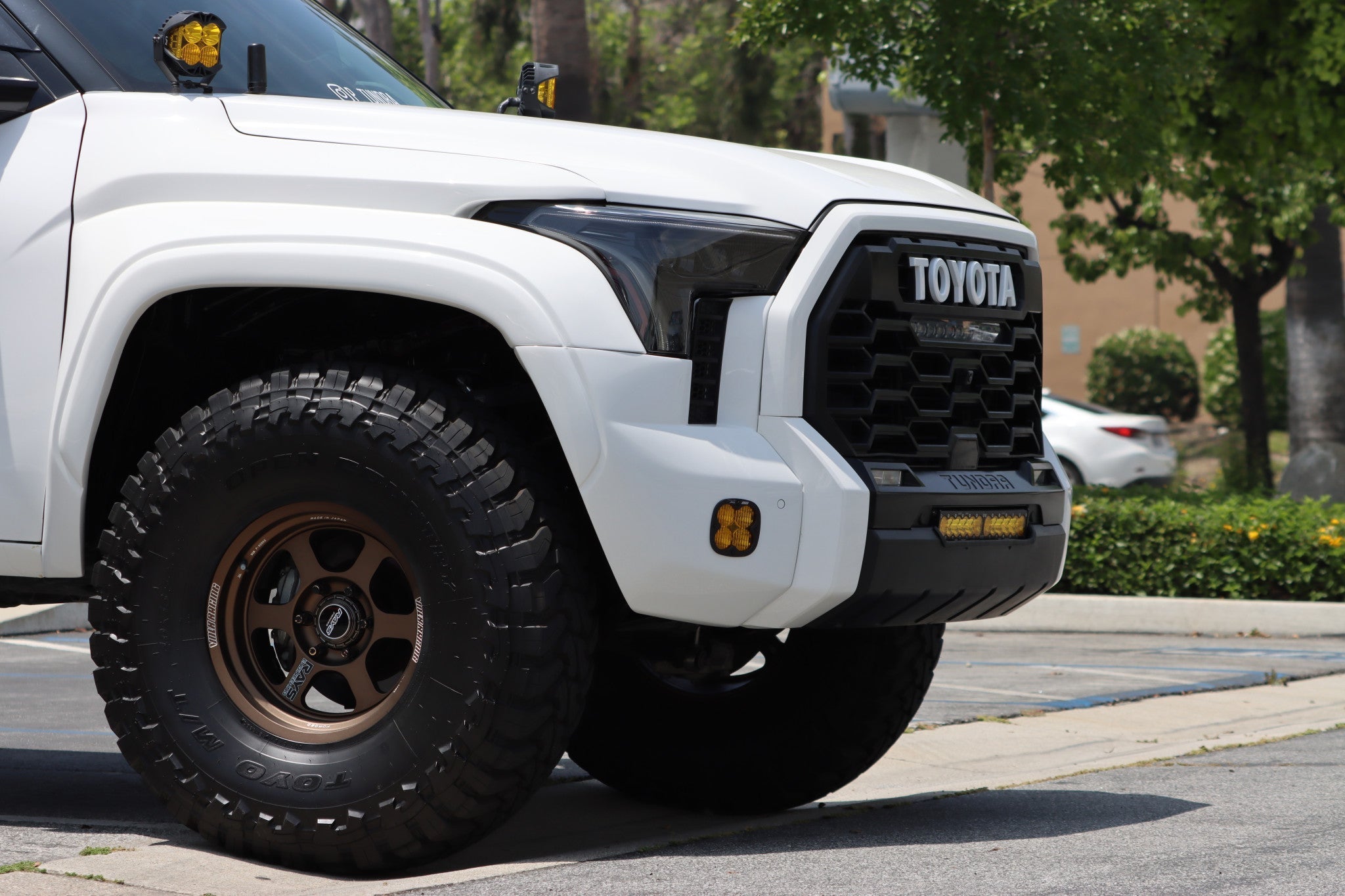 22-25 Toyota Tundra/Sequoia LUXX-Series LED Projector Headlights Alpha-Black | AlphaRex