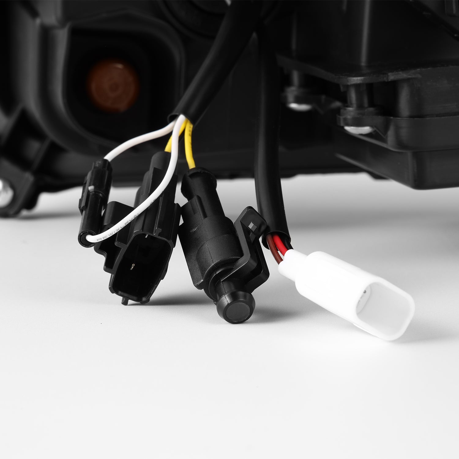 24-25 Toyota Tacoma / 25-up 4Runner LUXX-Series LED Projector Headlights Black | AlphaRex