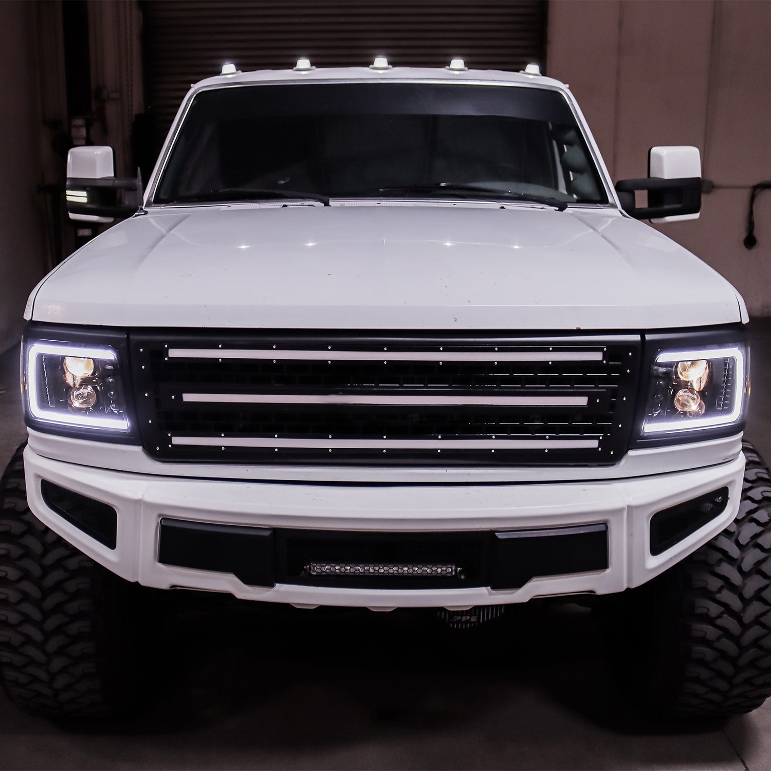 92-96 Ford F-Series/Bronco LUXX-Series LED Projector Headlights Chrome | AlphaRex