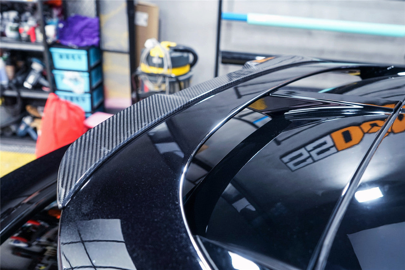 2021 - 2024 Aston Martin DBX 707 Style Dry Carbon Fiber Roof Spoiler