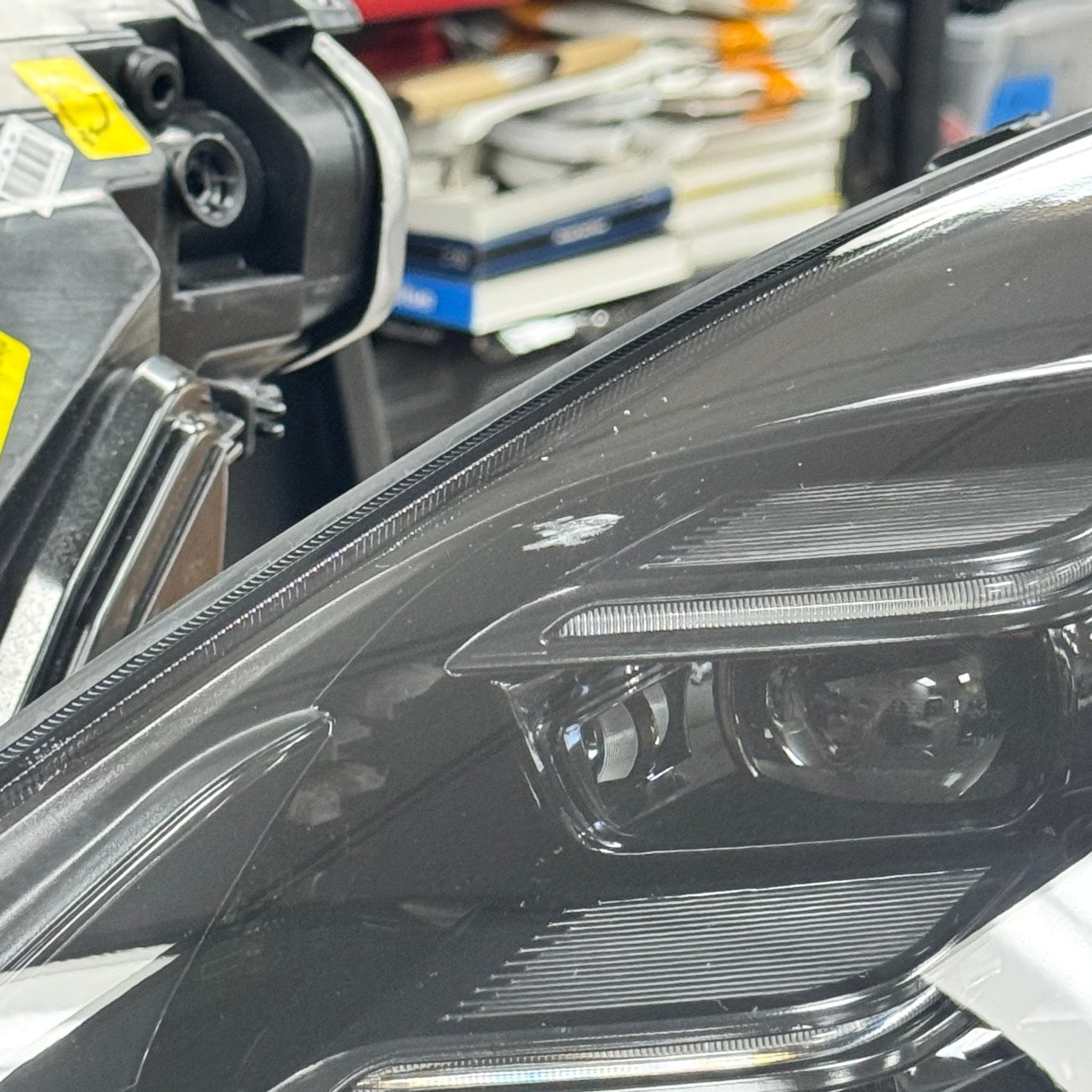 BRAND NEW B STOCK Porsche 958.1 Cayenne Yellow/White Dual-Color DRL HD Matrix Style Headlights 2011–2014
