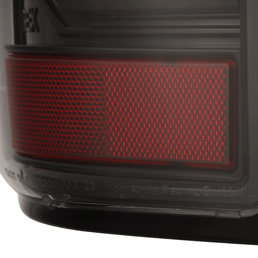Chevrolet Silverado LUXX-Series LED Tail Lights 2007-2013