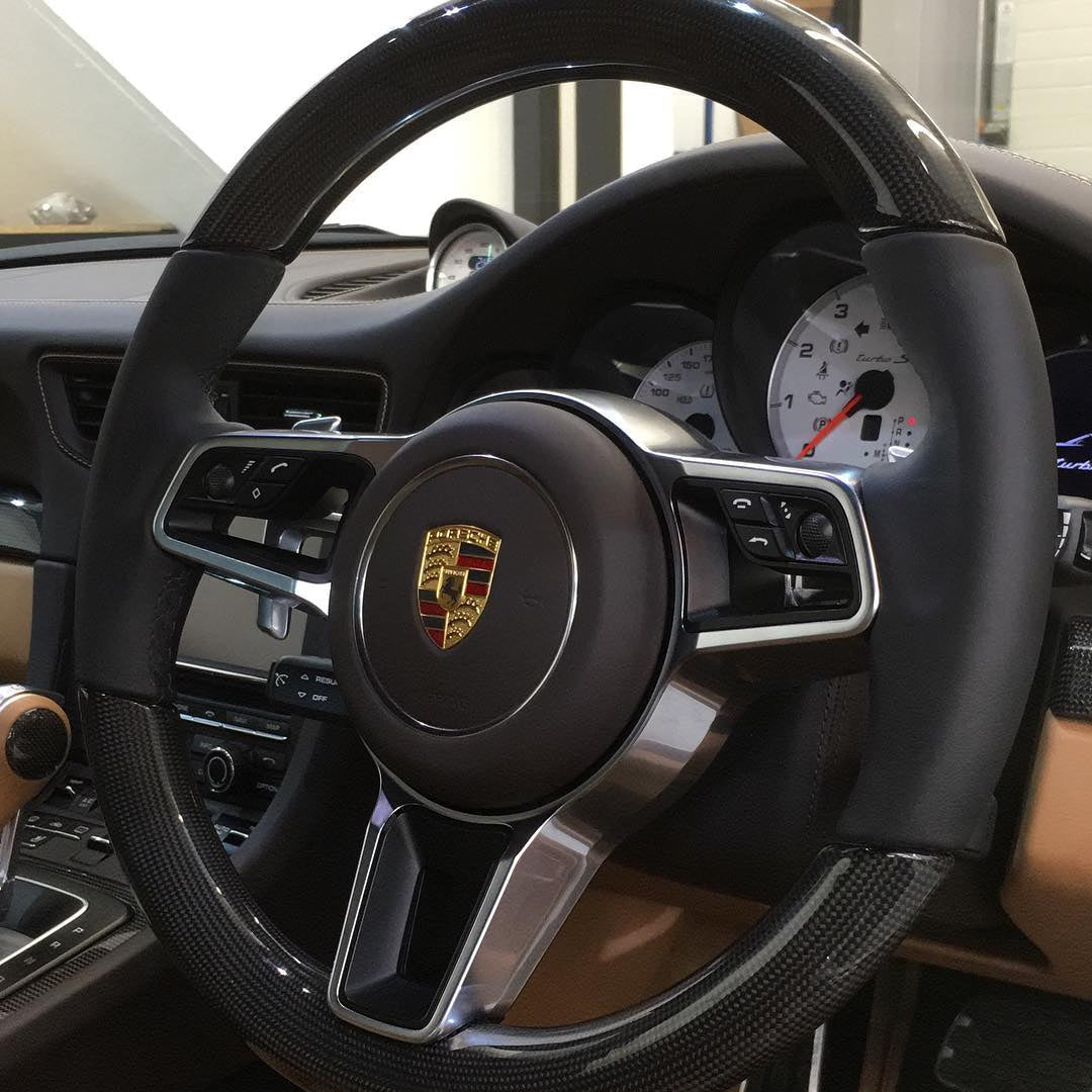 Porsche Macan 95B Custom Carbon Fiber Steering Wheel 2014-Up