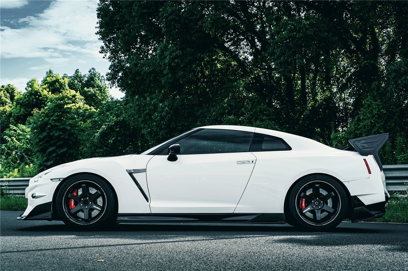 Nissan GT-R R35 CBA DBA EBA VS Style Carbon Fiber Side Skirts 2007-2025
