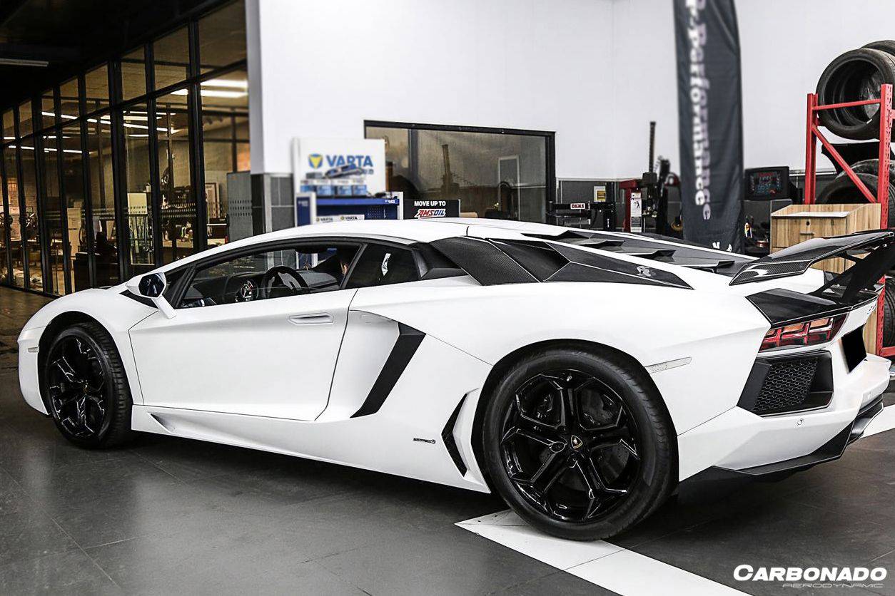 2011-2016 Lamborghini Aventador LP700 LP740 Coupe OEM Style Carbon Fiber Rear Intake Panel - Carbonado