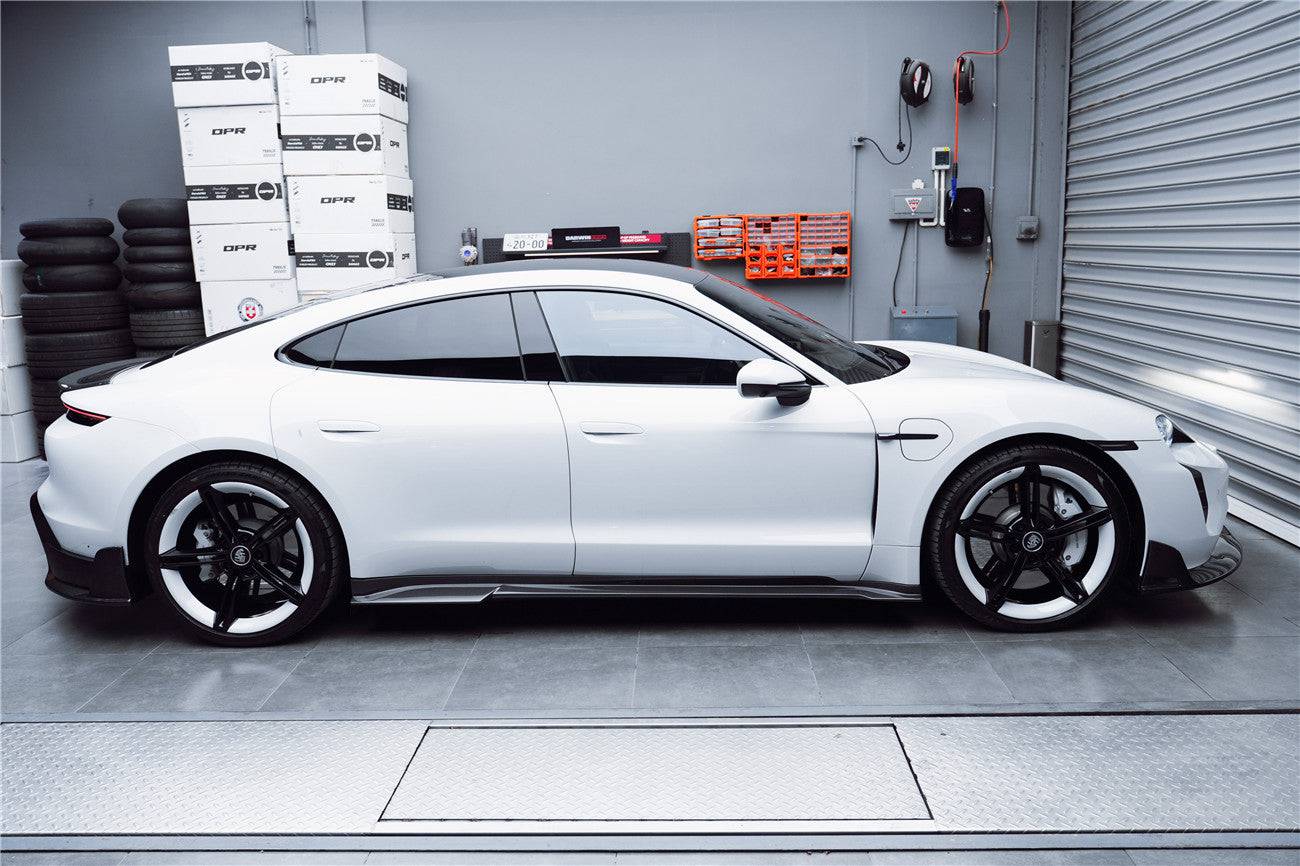 2019-2023 Porsche Taycan/4/4S/GTS/TURBO CADO Style Carbon Fiber Side Skirts - Carbonado
